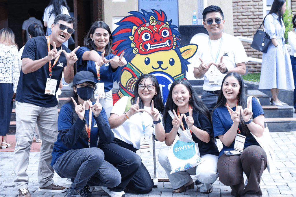 A Community Photo with Lakhepuu, the WCKTM 2026 Wapuu